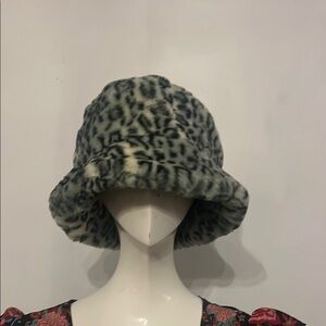 Leopard Print Faux Fur Bucket Hat
